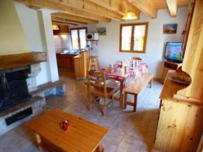 Chalet familial 4 pièces à Les Saisies, 8 pers, proche pistes, terrasse sud/ouest, en pleine nature - FR-1-594-42